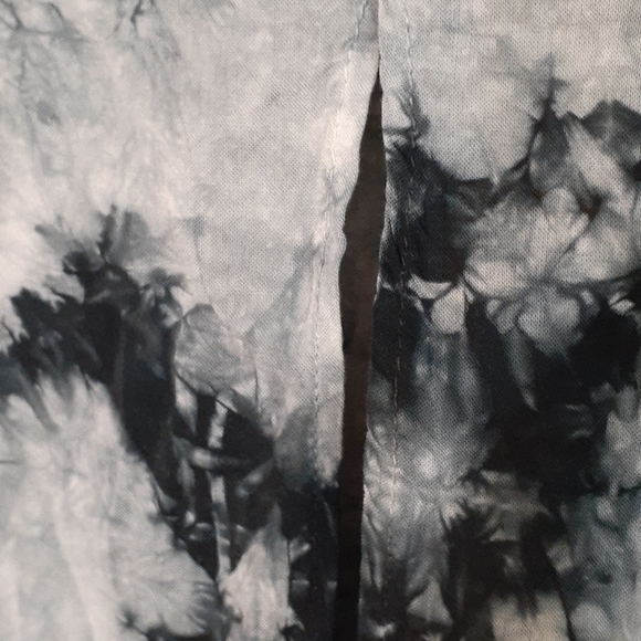 Mono B Medium long sleeve crop top - Picture 12 of 13